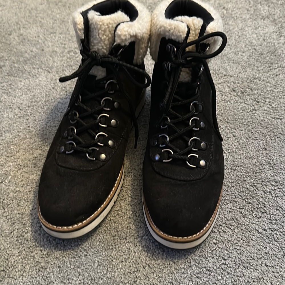 White Mountain woman’s boots